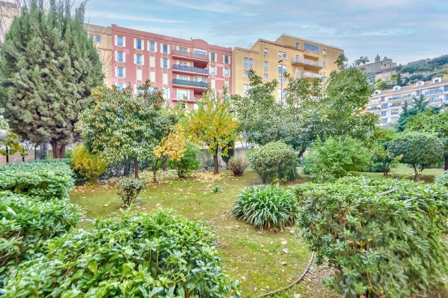 Modern 2Br Flat - Haut De Nice 0*,  France